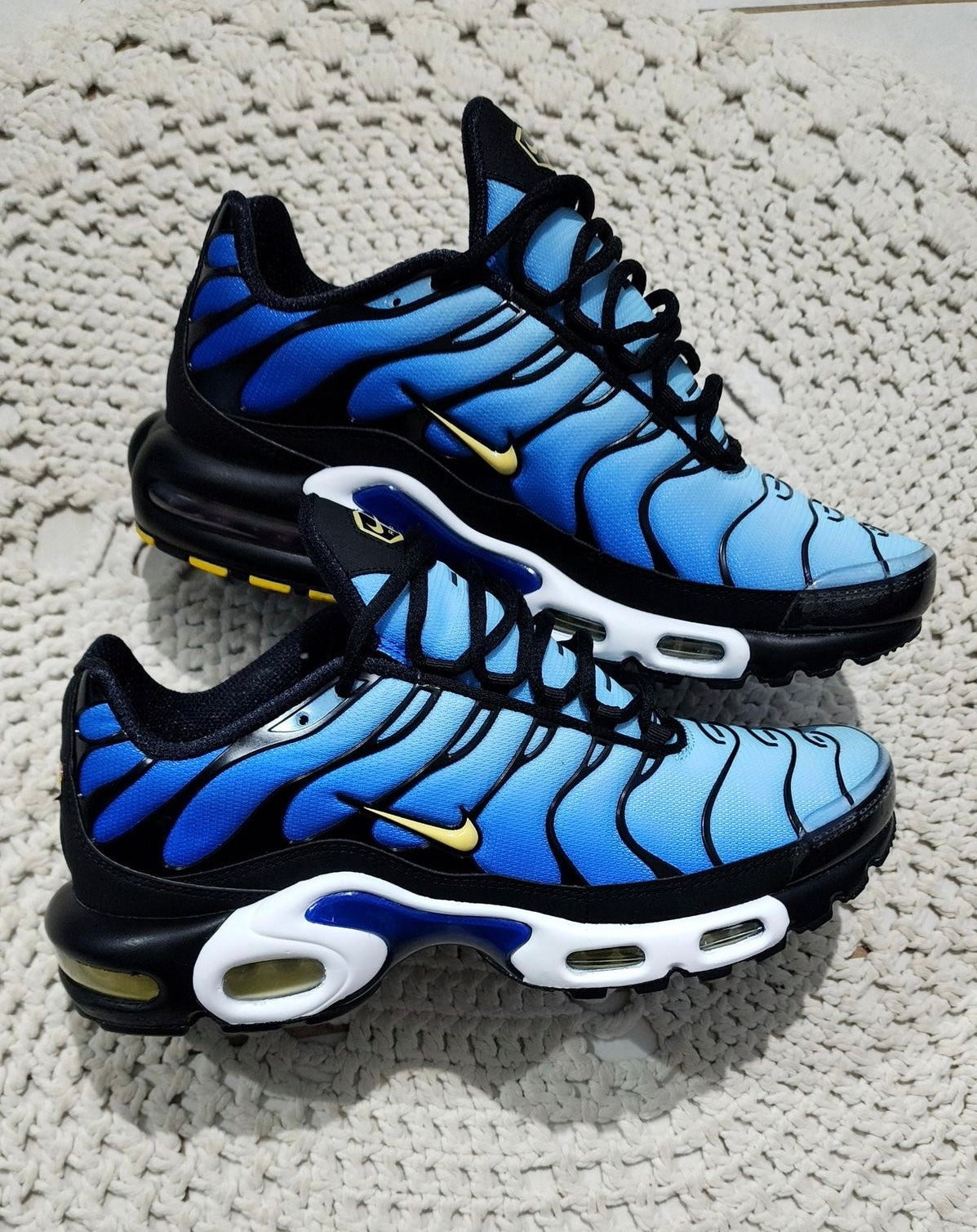 NIKE AIR MAX