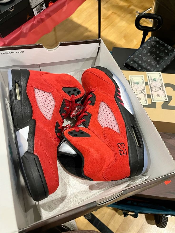 AIR JORDAN 5 RETRO SNEAKERS