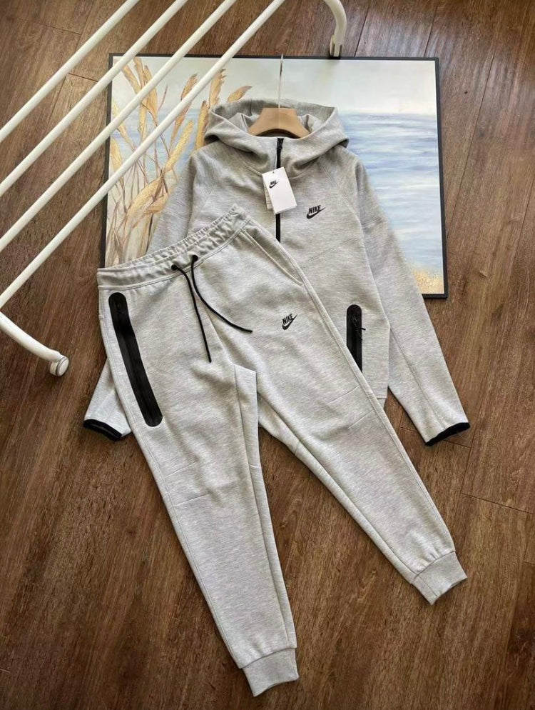 NIKE TECH FLEECE “GREY”