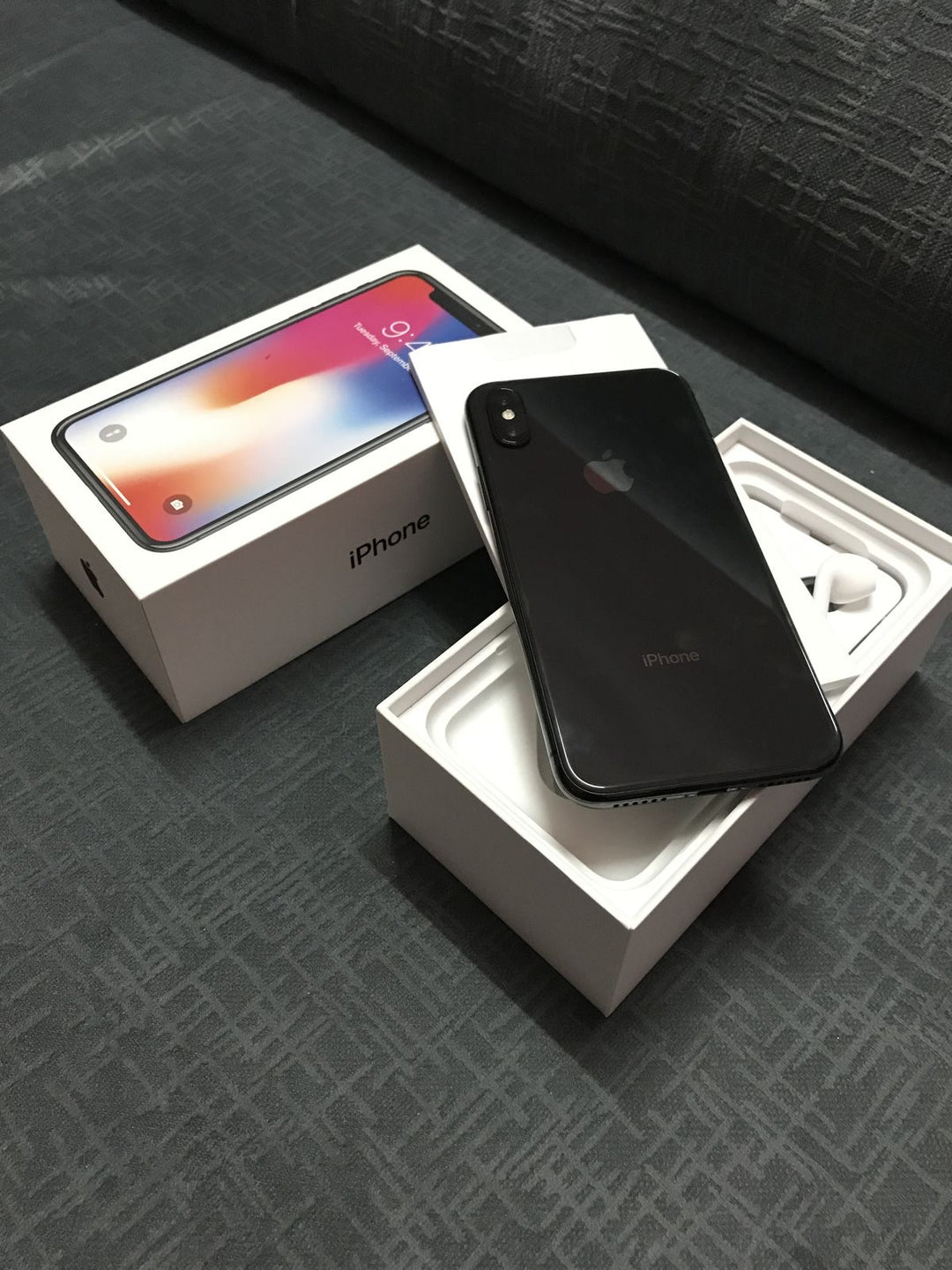 iphone X (64GB/128GB) & 256GB when available