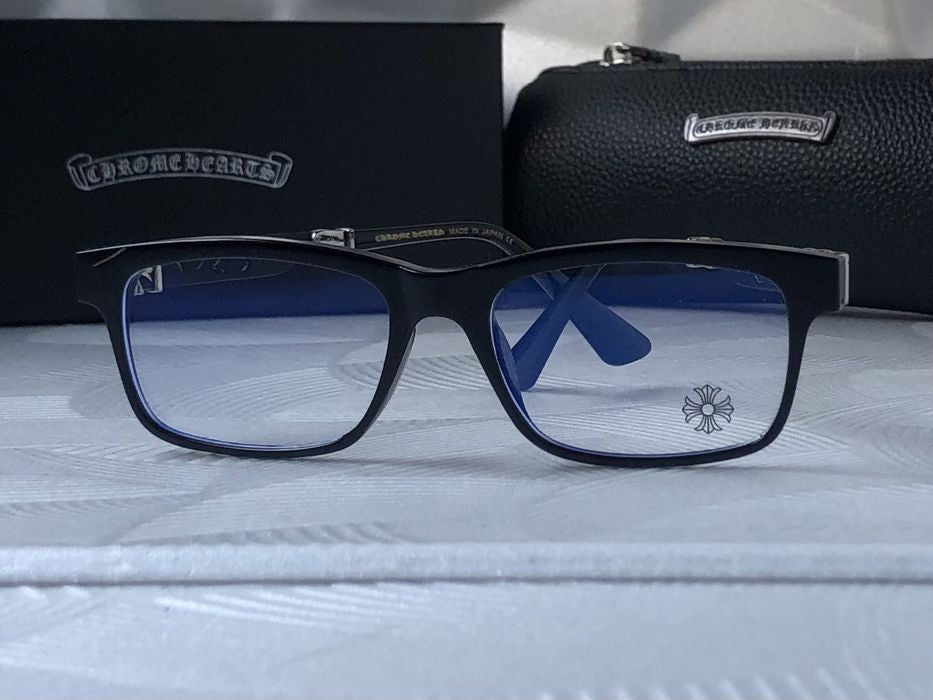 Chrome heart glasses - black  & black badges