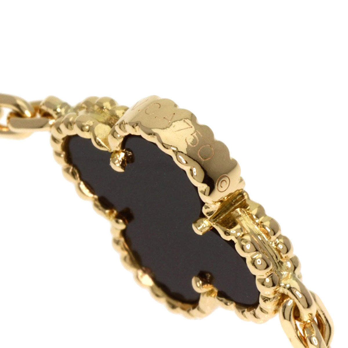 Midnight Clover Stainless Steel Bracelet – A Statement of Elegance