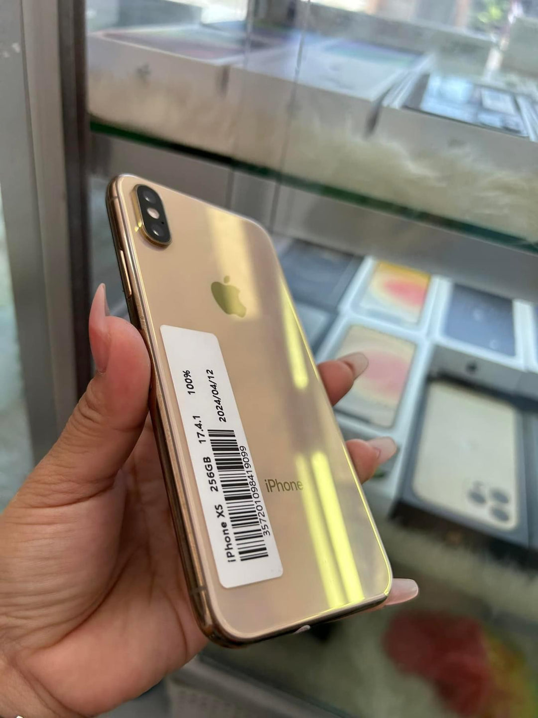 iPhone XS (64GB/128GB) & 256GB when available