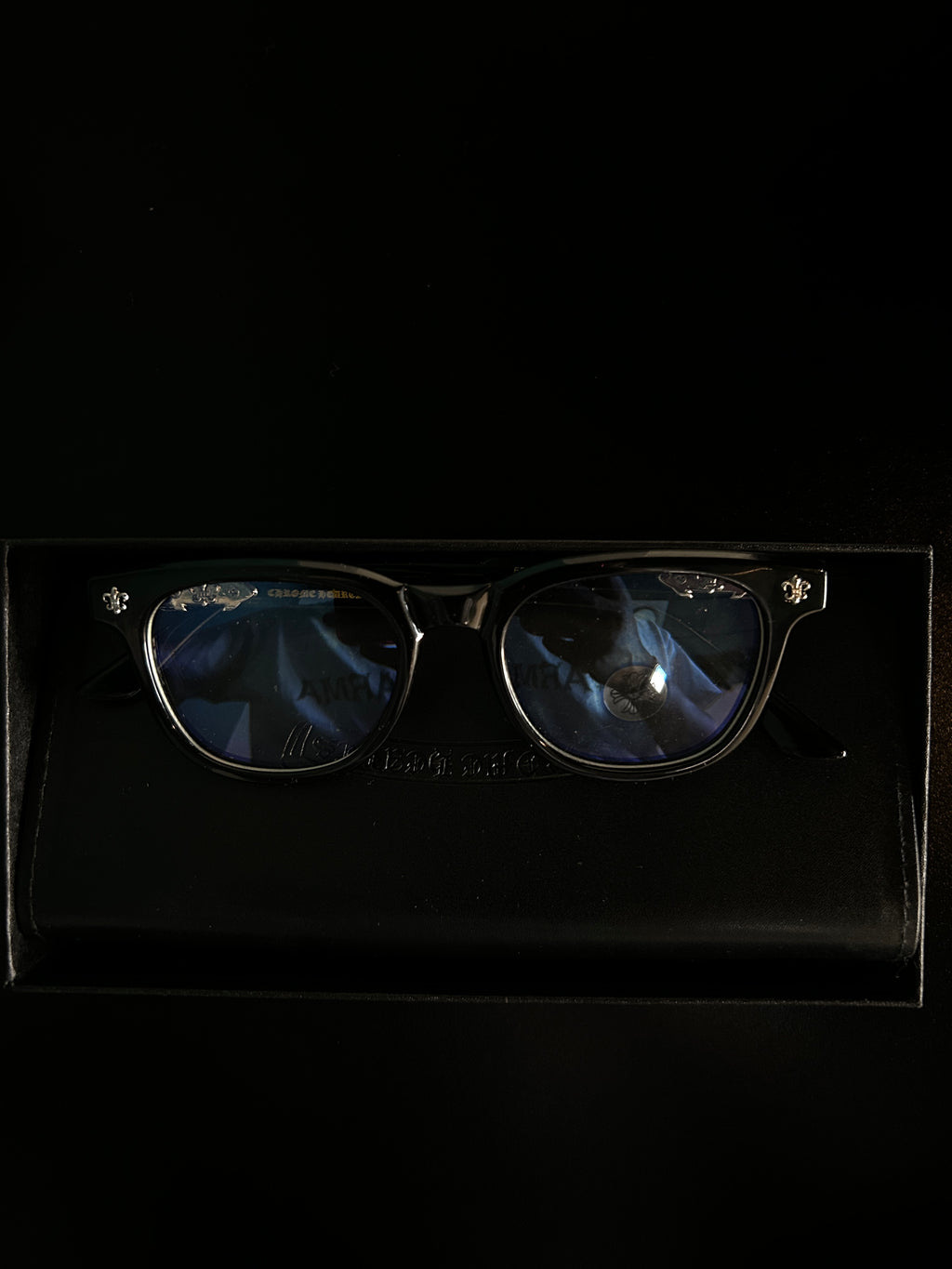 Chrome heart glasses - black & silver badges