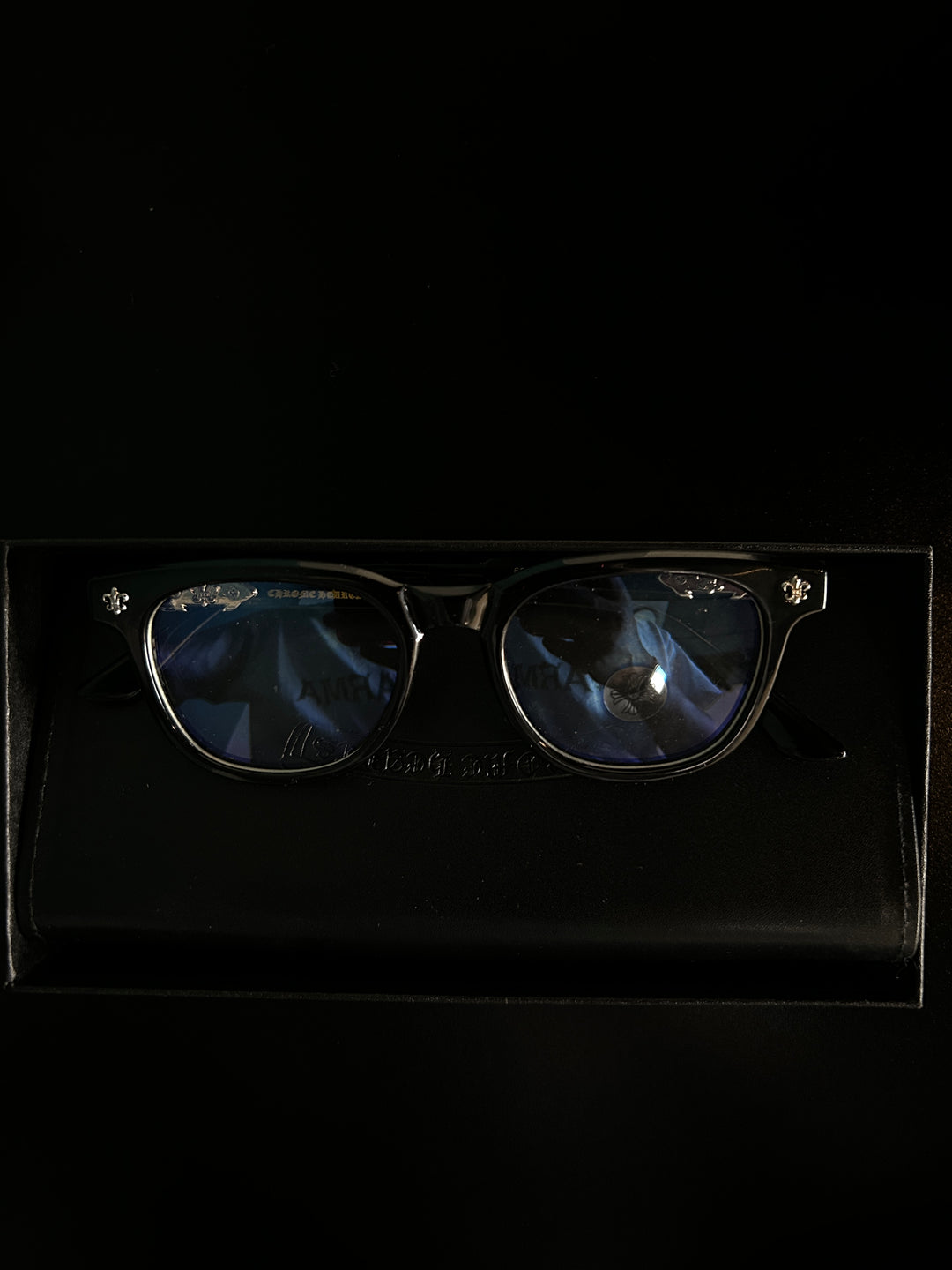 Chrome heart glasses - black & silver badges