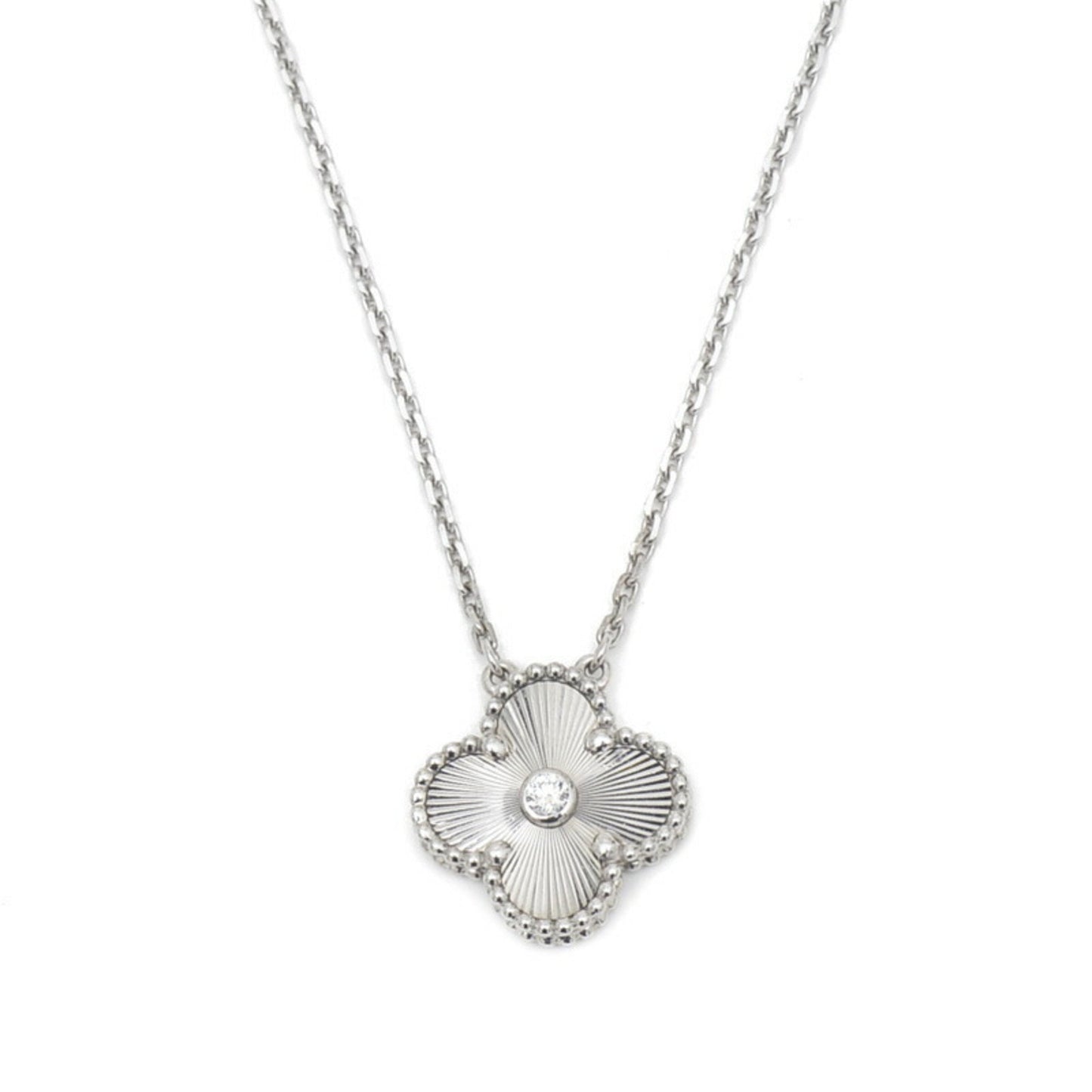 Sliver  Clover Stainless Steel Necklace – A Statement of Elegance