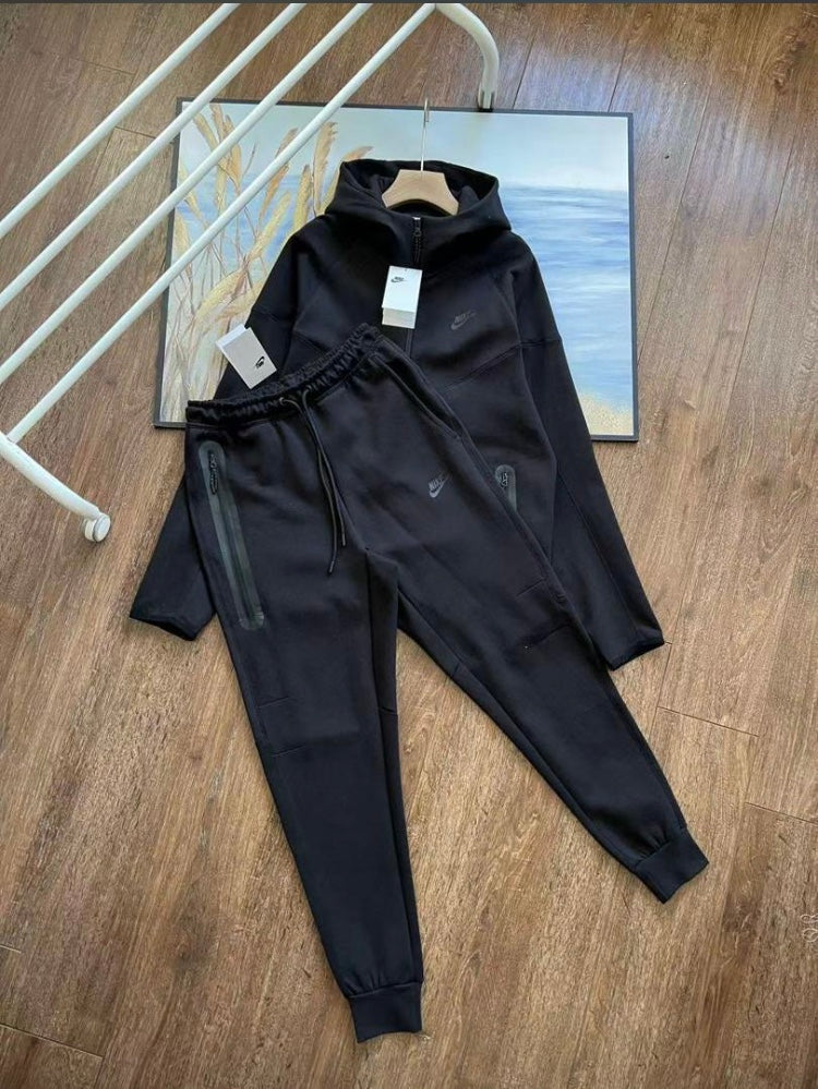 NIKE TECH FLEECE “BLACK”