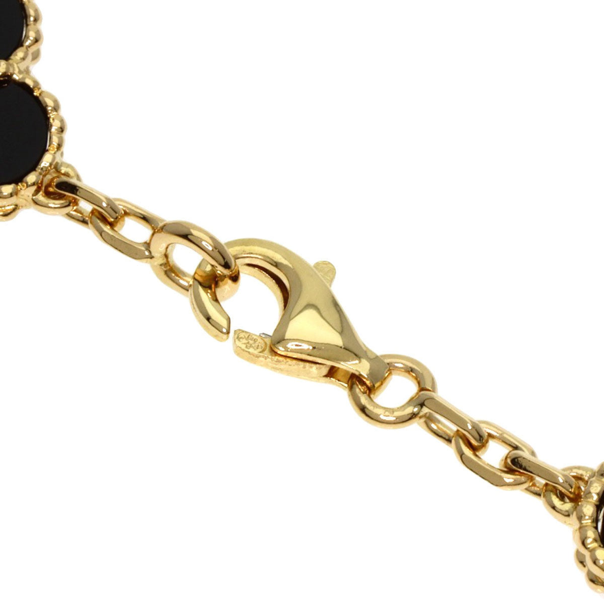 Midnight Clover Stainless Steel Bracelet – A Statement of Elegance