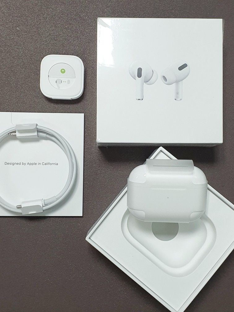 Airpods pro 1st gen (Authentic)