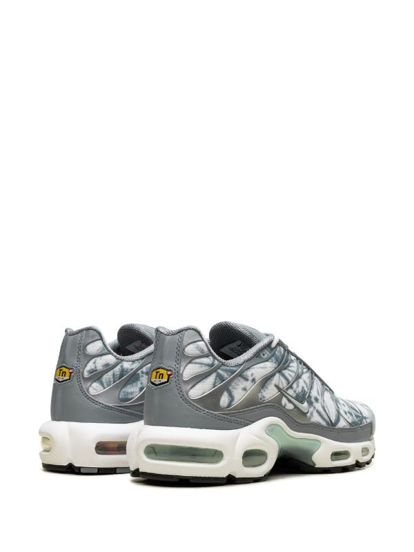 Air Max Plus sneakers