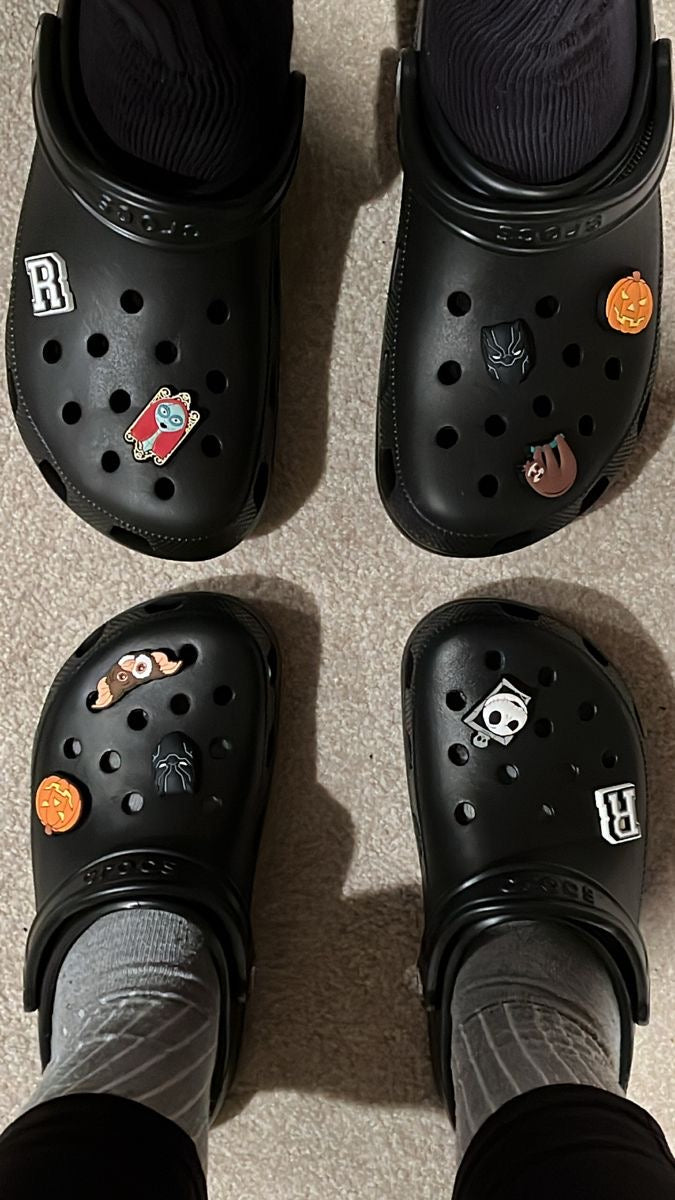 Classic crocs X 4 Free jibbitz