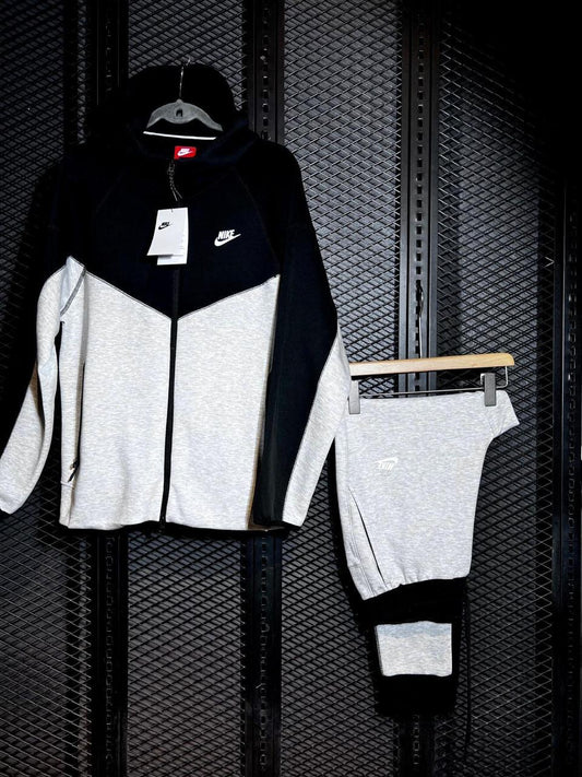 Nike Tech Fleece "black/Grey"