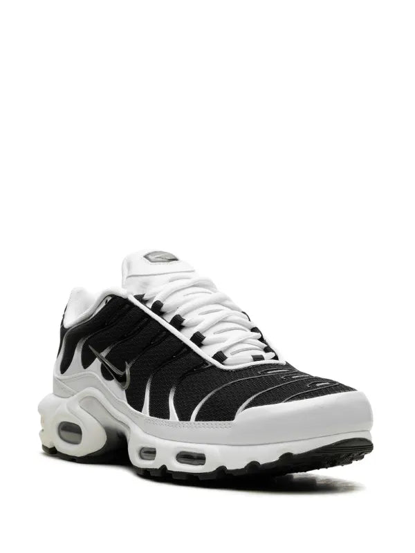 Nike Air Max Plus "Black / White"